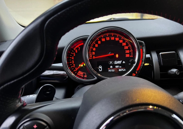 MINI Cooper S cena 95000 przebieg: 70000, rok produkcji 2019 z Poznań małe 16